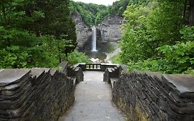 Inn At Taughannock Falls